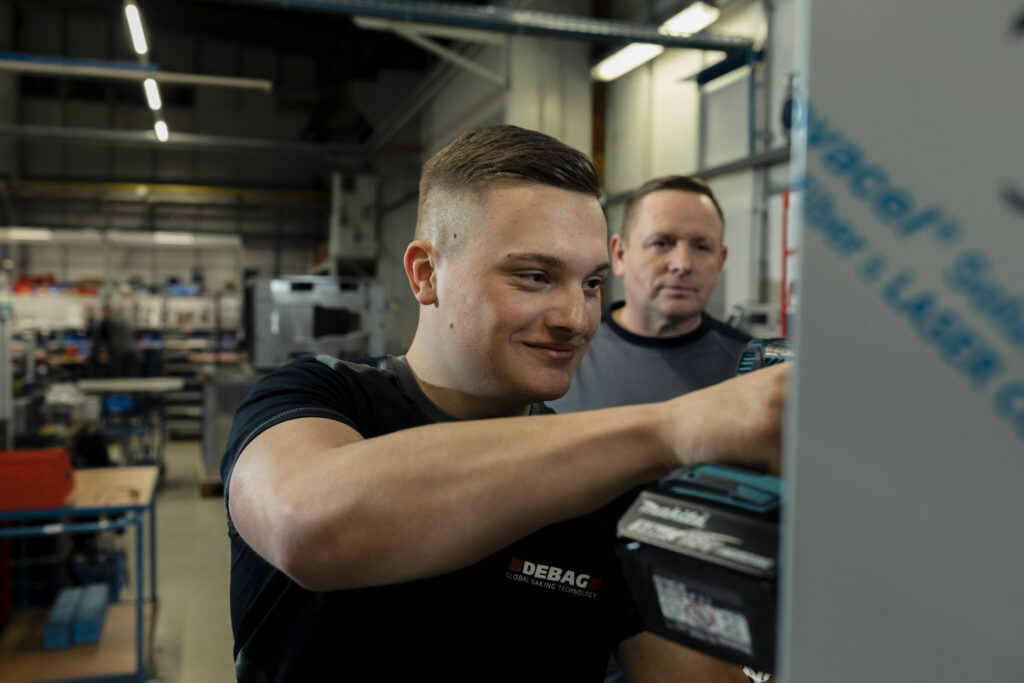 DEBAG | Karriere | Ausbildung zum Konstruktionsmechaniker | 2024 | Bautzen